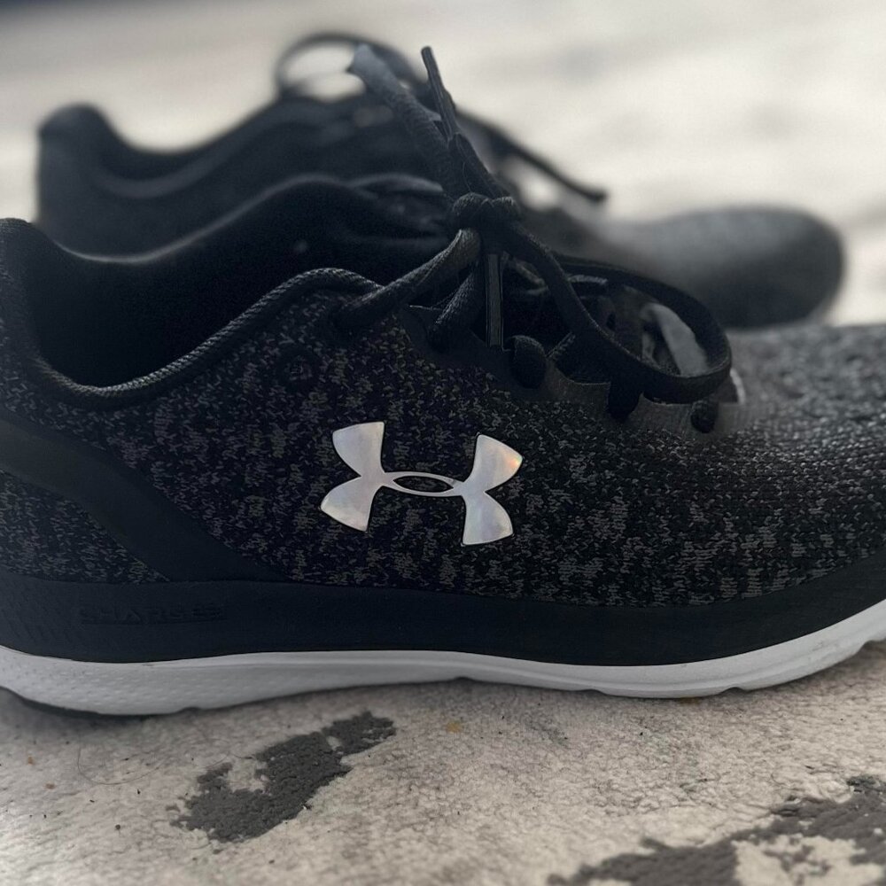 Under Armour Women's Sneakers (Size 6)